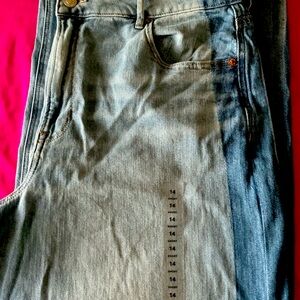 NWT AMERICAN EAGLE Drape stretch super high waist BAGGY JEANS 
SIZE 14